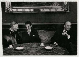 Frühstück zu Ehren des irischen Außenministers Mac Gilligan beim Reichskanzler Dr. Heinrich Brüning in Berlin. von links: Nuntius Orsenigo, Patrick Mac Gilligan, Heinrich Brüning
