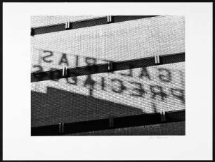 Madrid. Spiegelschrift der Galerias Preciados (Kaufhauskette)