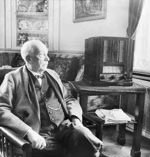 Portraitserie Richard Strauss : Richard Strauss in seinem Wohnhaus in Garmisch-Partenkirchen, 1931
