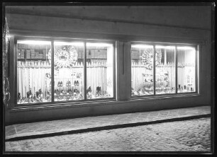 Schuhgeschäft Brückengasse 1, Schaufenster in der Weihnachtszeit