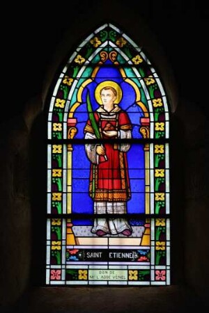 Frankreich. Bretagne. Ille et Vilaine. Mont Dol de Bretagne. Kirchenfenster innen