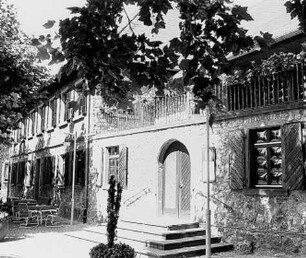 Flörsheim, Pfarrer-Münch-Straße 10
