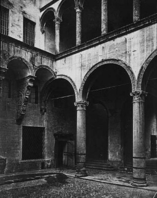 Bologna, Palazzo Fava-Ghisilardi, Hof