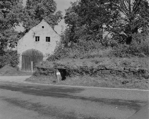 Scheune : Freistehender Keller und Brunnenstube (17./18. Jh.)