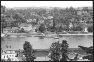 Copitz. Blick auf Copitz mit Elbe und Dampfer, im Hintergrund Posta