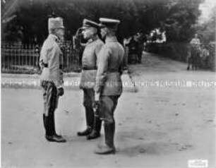 Der österreichische Erzherzog Joseph Ferdinand mit deutschen Offizieren in Lublin