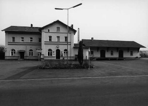 Bahnhof; Sontra, Bahnhofstraße 32