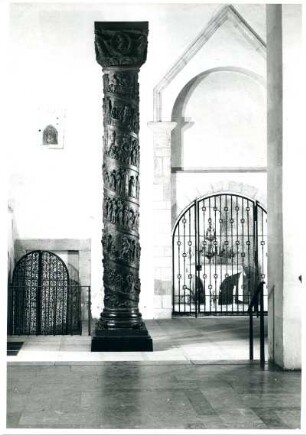 Bernwardsäule, Dom zu Hildesheim, Südflügel
