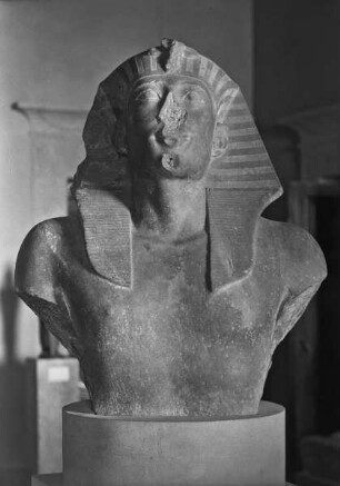 Büste eines Pharaos der 26. Dynastie