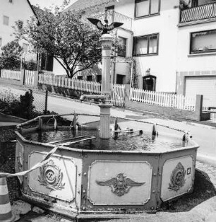 Brunnen; Siegbach, Offenbacher Straße (K 56)