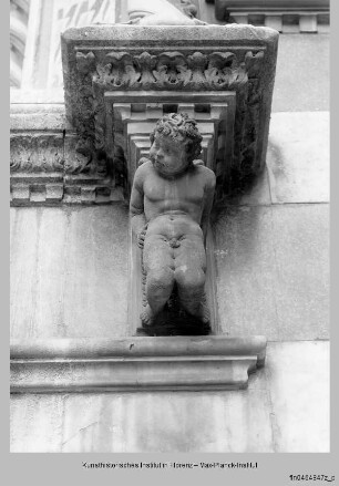 Konsole mit Putto