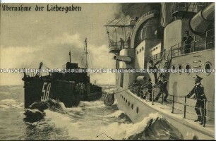 Abladen von "Liebesgaben" auf ein Kriegsschiff auf hoher See