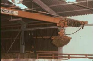 Fotografie: Ein- und Auslagerungstechnik, Greiferanlage, Hochsilo