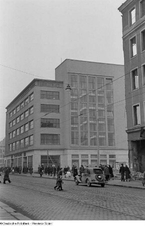 Außenansicht des HO-Kaufhauses auf der Wilsdruffer Straße