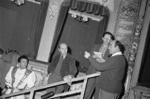 Szenenbilder aus "Aschenbrödel" mit M. Degen, N. Mank, H. Ulrich, E. Aderhold, E. Marian, H. Fröhlich, K. Schmidtchen, Theater am Schiffbauerdamm 11.12.1952