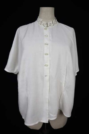 Schlichte Bluse mit kurzen Fledermausärmeln