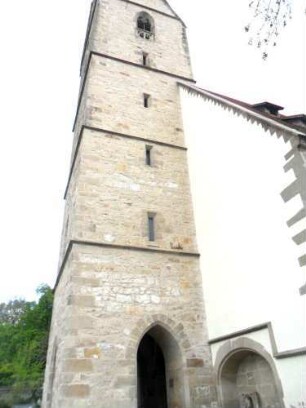 Alexanderkirche - Kirchturm von Südwesten mit Schlitzfenstern sowie Langhausansatz