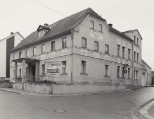 Netzschkau, Gaststätte : Netzschkau. Ehemalige Mälzerei und Gaststätte, Andreas-Schubert-Straße 16/Ecke Schloßstraße. Eckansicht