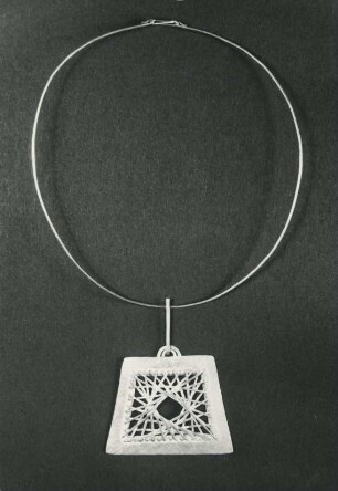 Halsschmuck von Ruth Koblassa