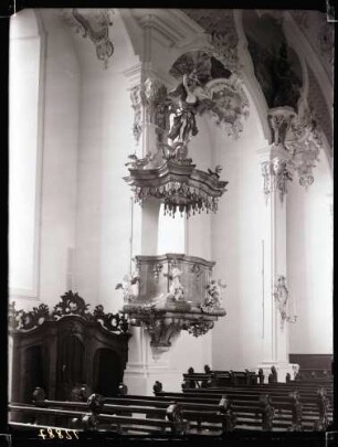 katholische Schloßkirche; Kanzel nach der Restaurierung