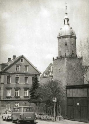 Annaberg-Buchholz, Kupferstraße 17. Wohnhaus. Giebelansicht mit Stadtkirche St. Annen