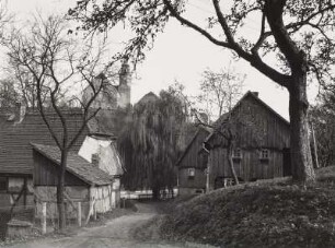 Seitendorf (Zatonie), Höfe am Seitendorfer Bach gegen katholische Pfarrkirche. Blick nach Osten