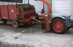 Fotografie: Futtererntetechnik, Feldhäcksler angebaut, Pickup