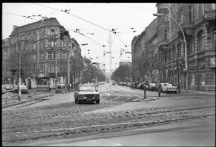 Blick über die Oraniernburger Straße zum Fernsehturm