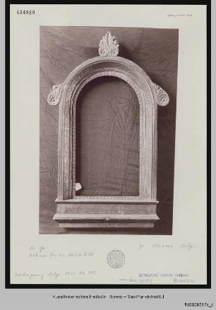 Rahmen eines Tabernakels mit Marienbild