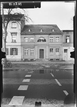 Potsdam-Berliner Vorstadt, Berliner Straße 142. Wohnhaus. Straßenfront
