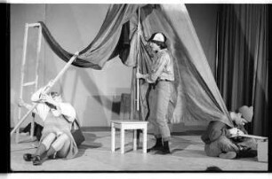Kleinbildnegativ: Theateraufführung Rote Grütze, Freie Volksbühne, 1979