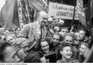 Dresden. Prof. Gerhart Eisler (1897-1968). Rückkehr aus der amerikanischen Emigration (1933-1949) und Empfang in Dresden (Gerhart Eisler wurde später Vorsitzender des staatlichen Rundfunkkomitees), 9. Juni 1949