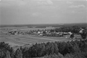 Blick auf ein Dorf : Pohlad na wjesku