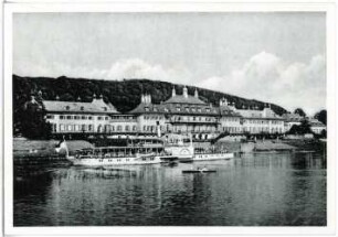 Pillnitz. Schloss mit Elbe und Dampfer