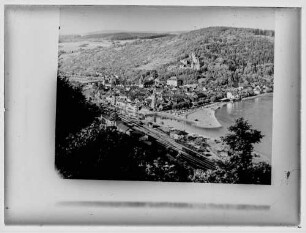 Blick auf Altstadt, Burg, Taubermündung und Bahnhofsgelände