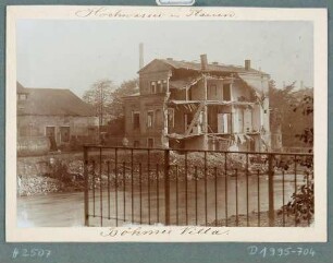 Blick über die Weißeritz auf die vom Hochwasser am 30./31. Juli 1897 zerstörte Villa Böhme an der Reisewitzer Brücke in Plauen (Dresden)