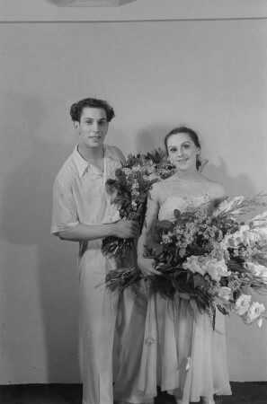 Gastspiel eines russischen Ballett- und Künstlerensembles in der Deutschen Staatsoper Berlin : Primaballerina Alla Schelest mit Partner Boris Bregwadse