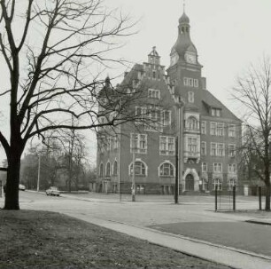 Dresden-Niedersedlitz, Sosaer Straße 11. Rathaus Niedersedlitz (1901-1902; G. Hänichen). Straßenansicht
