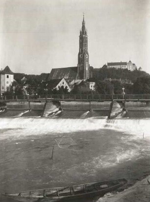 Landshut, Stadt : Landshut. Stadtansicht über die Isar gesehen mit Kirche St. Martin