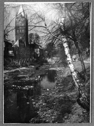 Am Wallgraben in Delitzsch : Delitzsch. Blick über den Wallgraben zum Breiten Turm