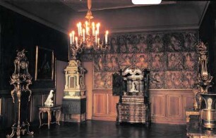 Blau-Gold-Tapeten-Saal