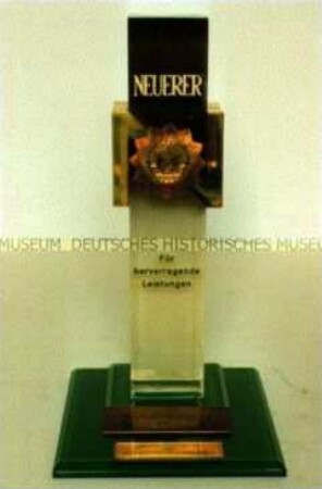 Auszeichnung in der Neuerer-Bewegung