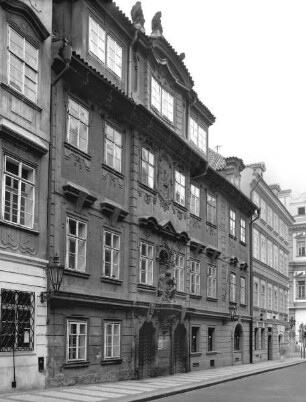 Haus Zum Goldenen Hirschen & Haus Nr. 26