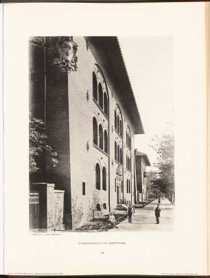 Gemeindeschule in der Grenzstraße, Berlin: Ansicht (aus: Neubauten der Stadt Berlin, Bd. I, 1902)