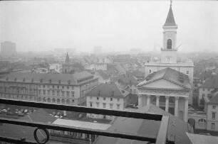 Öffnung des Rathausturms zum "Tag der offenen Tür" im Karlsruher Rathaus