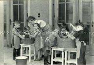 Betriebs-Kindergarten des VEB Kunstseidenwerkes "Clara Zetkin"