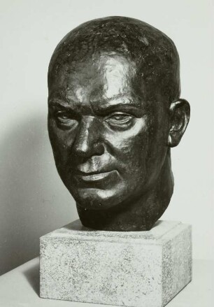 Porträtkopf Ernst Thälmann