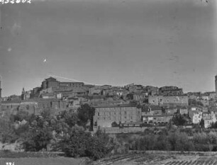 Die Stadt Calahorra : Blick auf die Stadt Calahorra von der Cidacos-Brücke