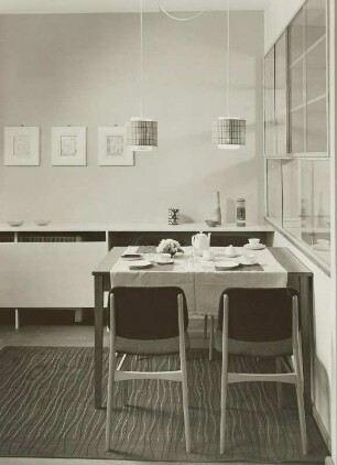 Eßtisch : Musterwohnzimmer für eine 4-Raum-Wohnung (1965; Zentrales Entwicklungsbüro Schkeuditz). Eßplatz