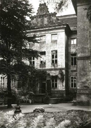 Wachau. Barockschloß. Hofseite
